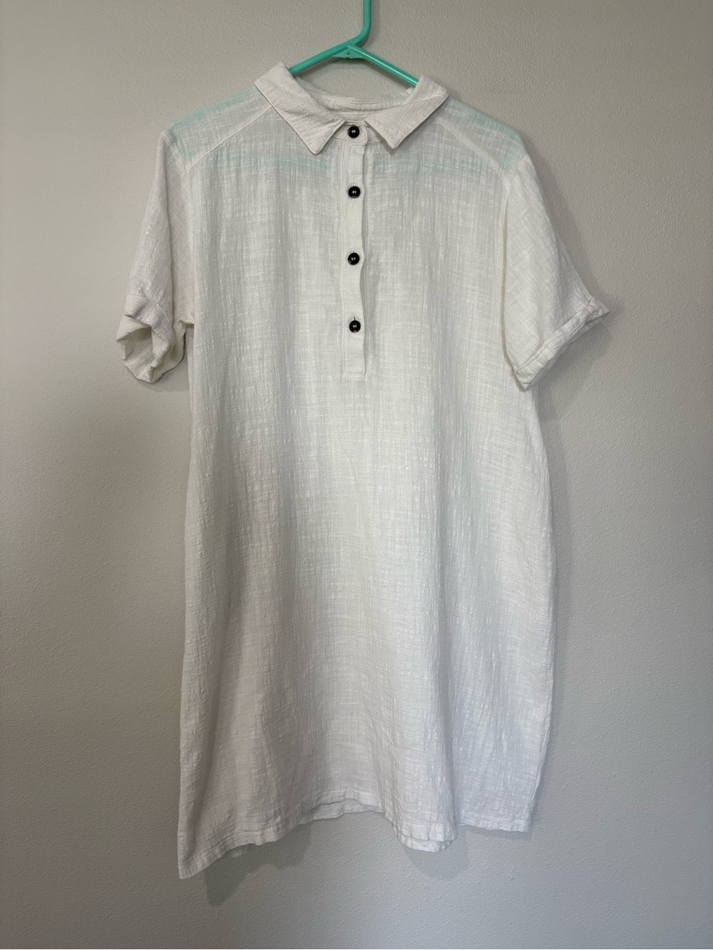 Zenana Outfitters White Short-Sleeve Tunic with Button Placket